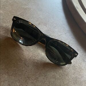 Ray-Ban Unisex Original Tortoise Shell